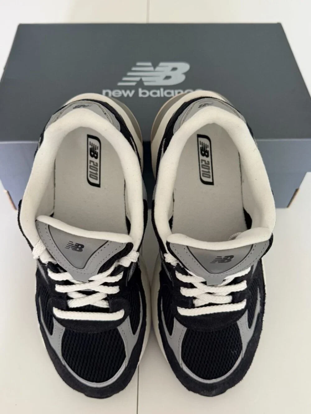 New Balance 2010 Boys Black/Shadow Grey Shoe Sz 4.5 G201088B Athletic Unisex